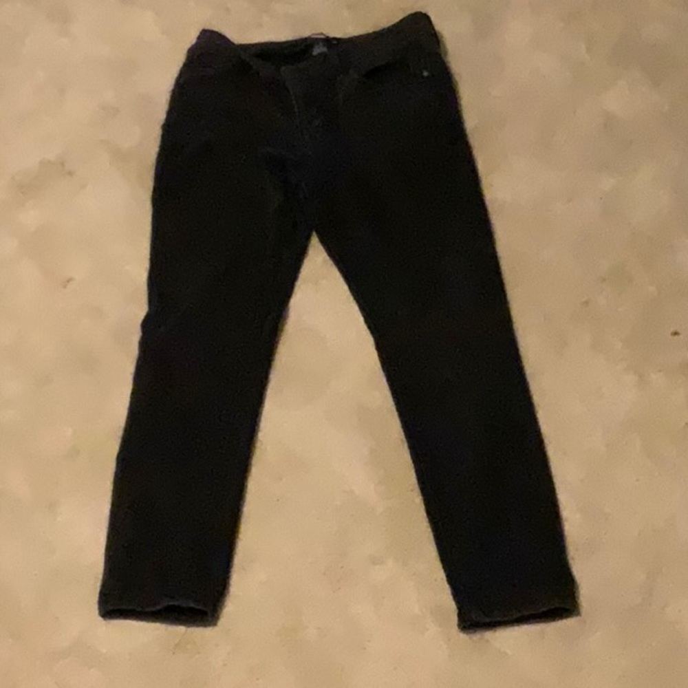 Black skinny jeggings
